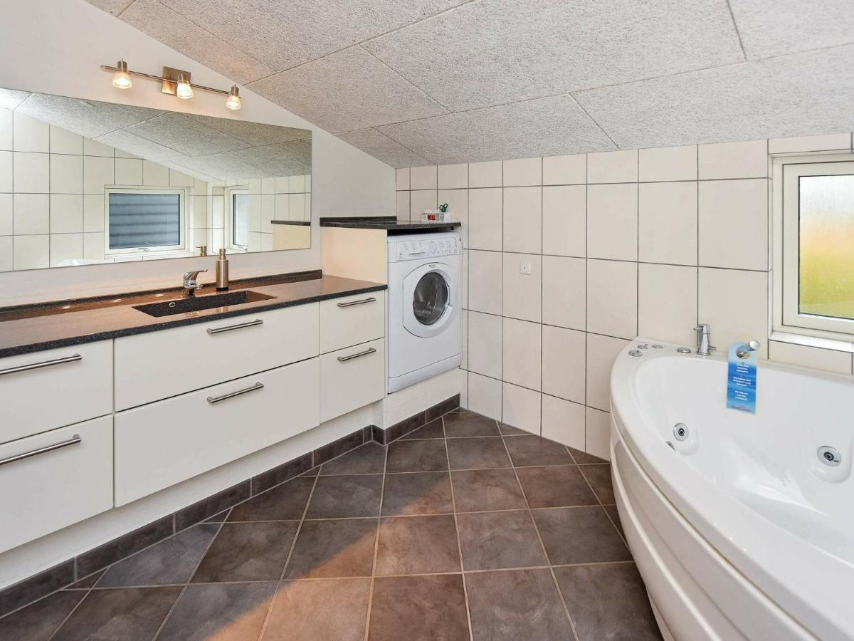 Luxurious Holiday Home In Hovborg With A Scenic View 外观 照片
